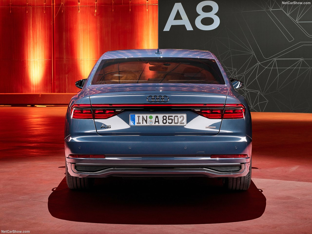 AUDI A8 L TFSI e