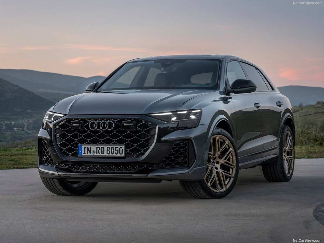 AUDI RS Q8