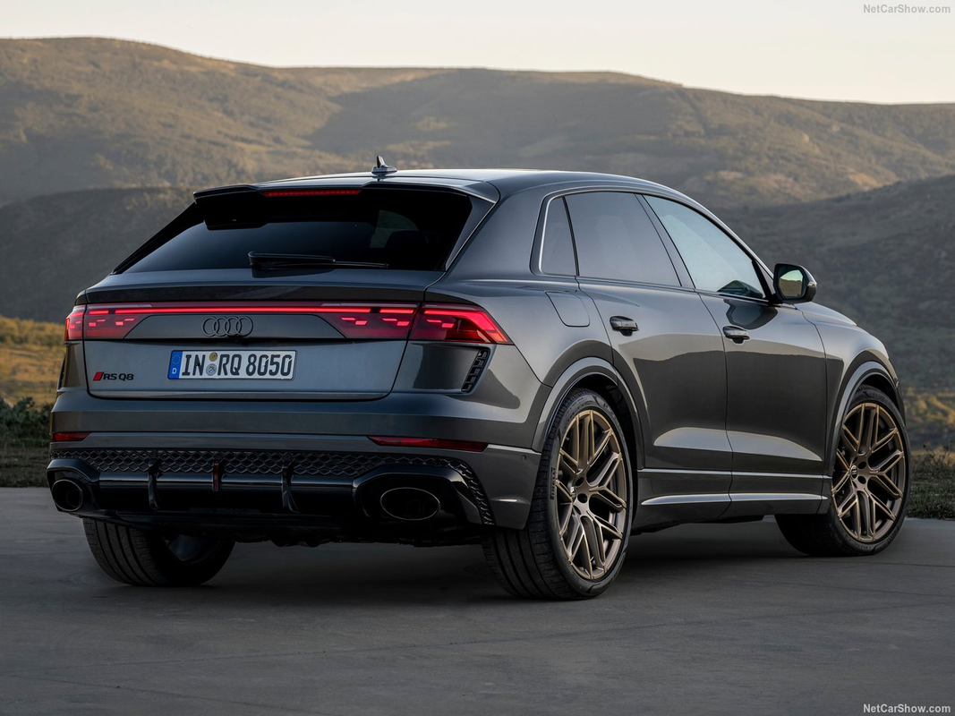 AUDI RS Q8