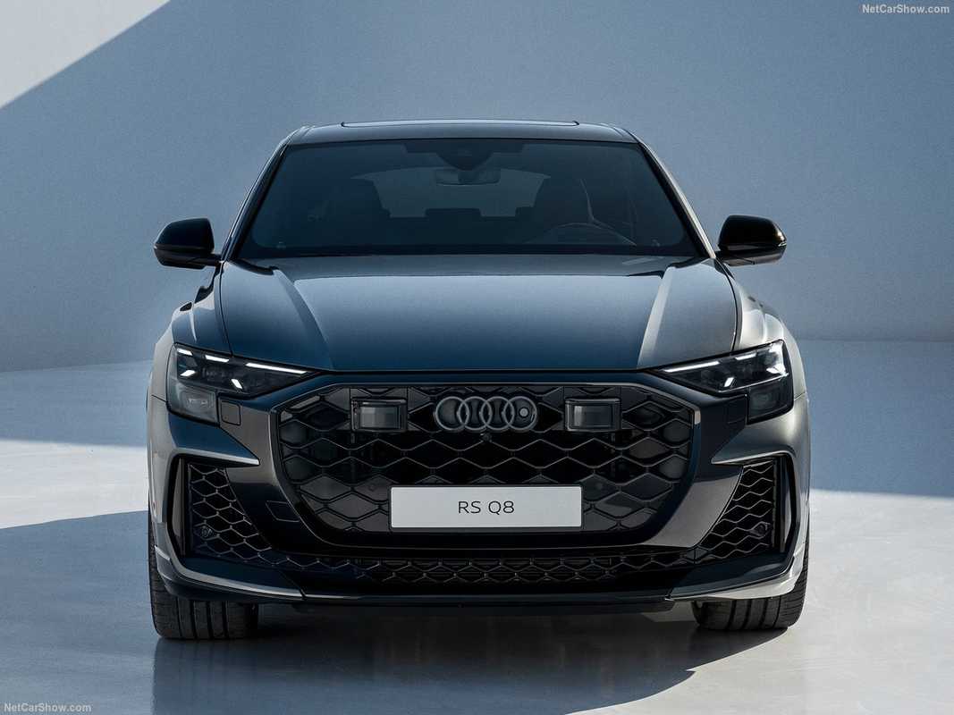 AUDI RS Q8