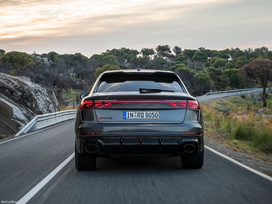 AUDI RS Q8