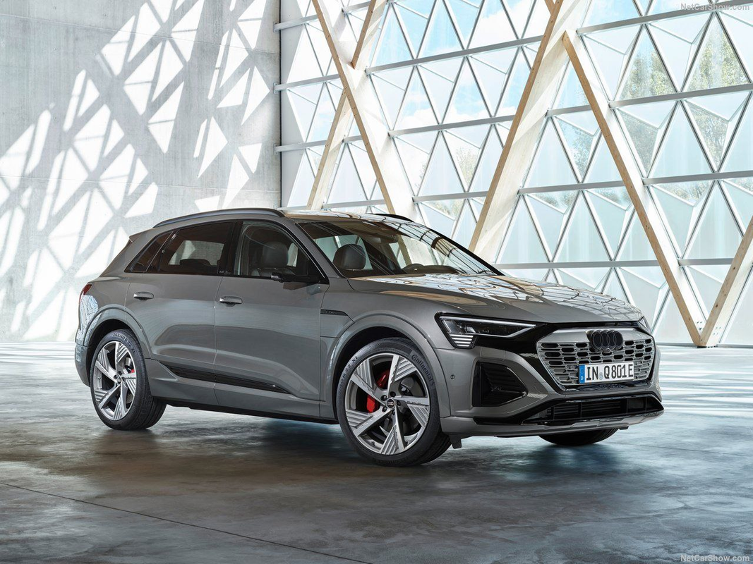 AUDI Q8 e-tron