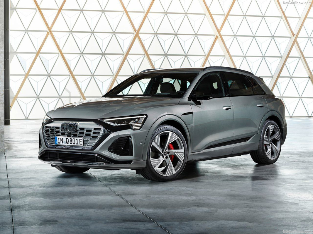 AUDI Q8 e-tron