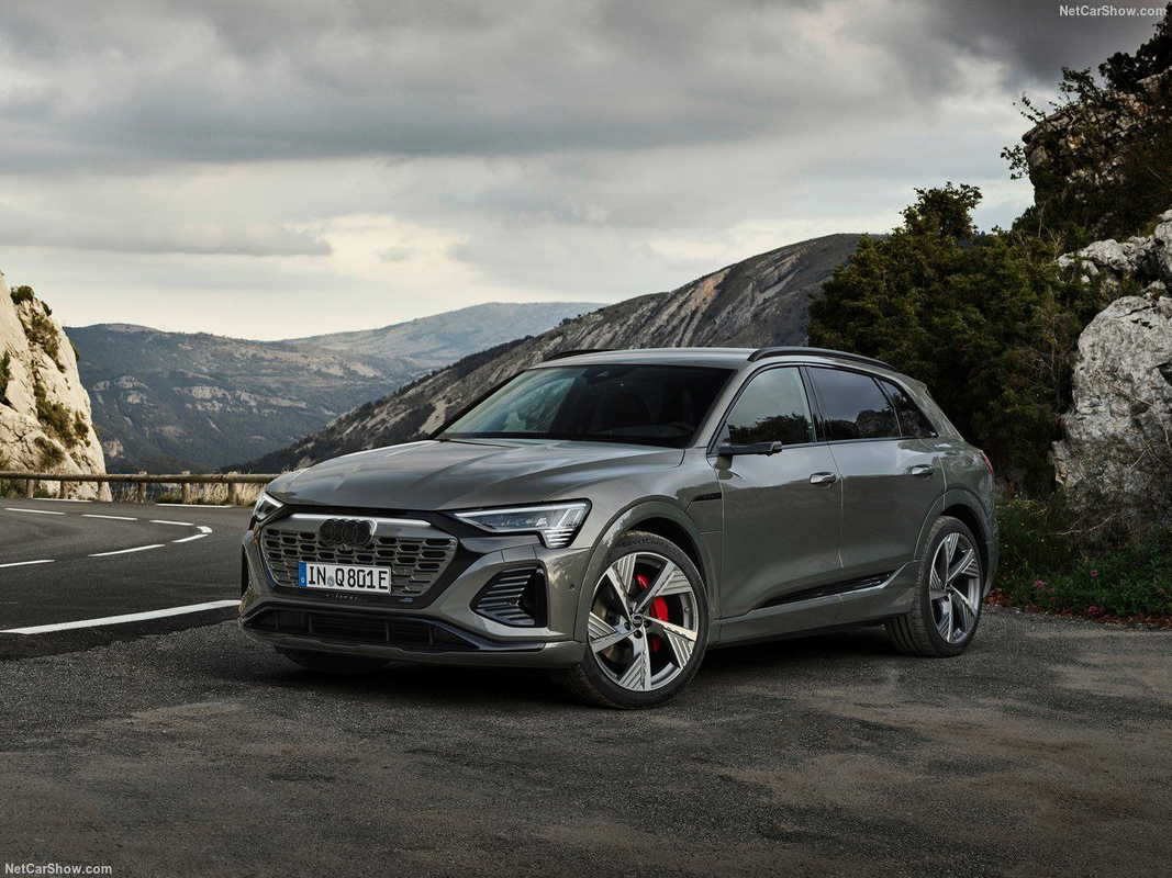 AUDI Q8 e-tron