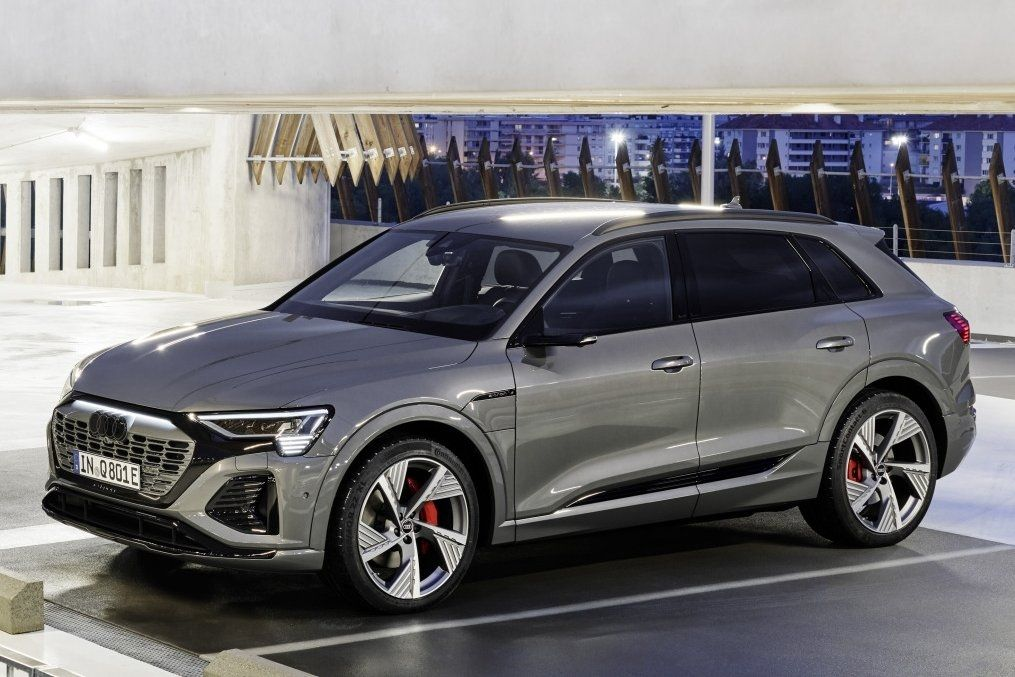 AUDI Q8 e-tron