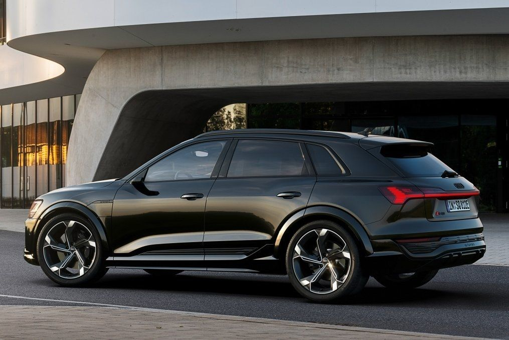 AUDI SQ8 e-tron