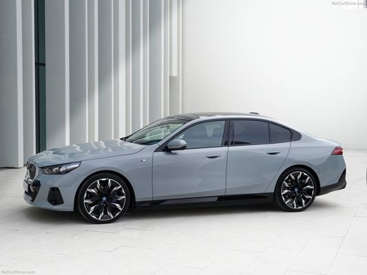 BMW i5 M60
